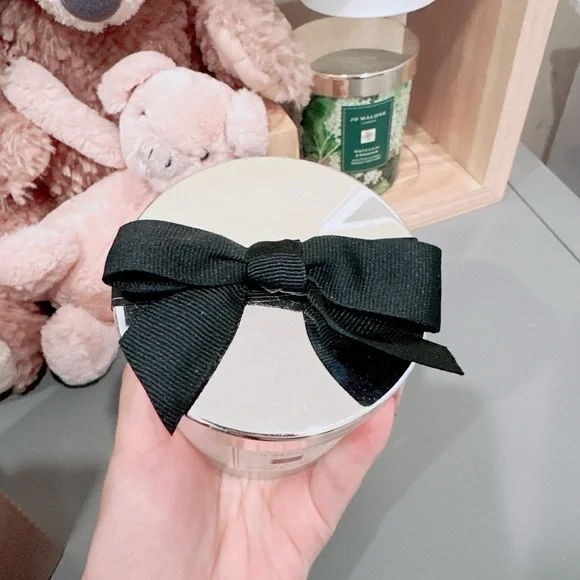 Jo Malone London Red Roses Scented Candle - NEW with Seal - Picture 3 of 5